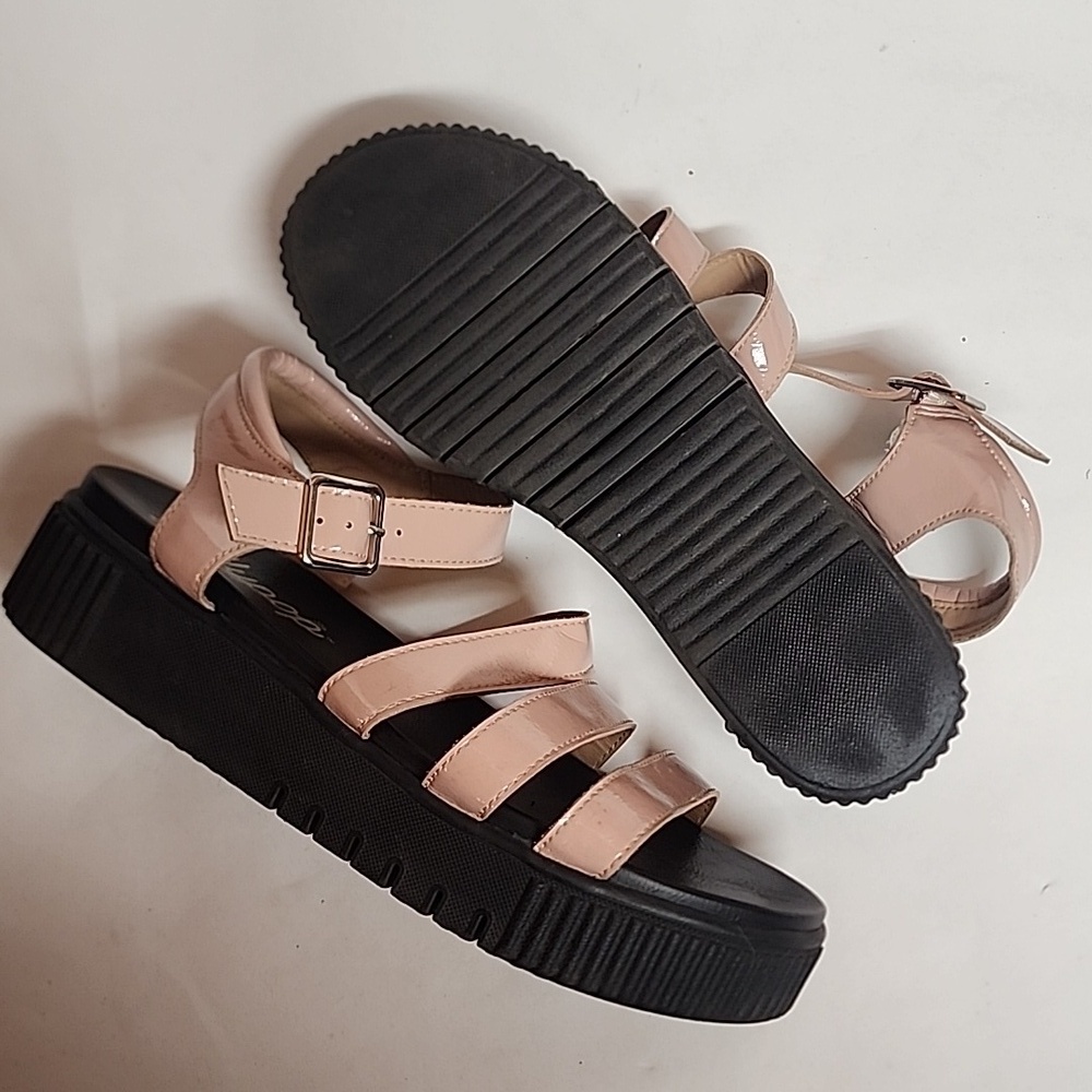 Jellypop Comfort Fit Size 10M Blush and Black Strappy Sandals - Picture 8 of 9